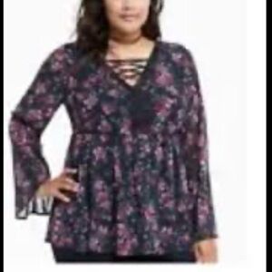 Torrid Bohemian Black Floral V-Neck Blouse Peplum Wide Bell Sleeves Size 2​